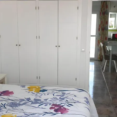 Comodo Cerca De La Playa, Solo Familias Y Parejas